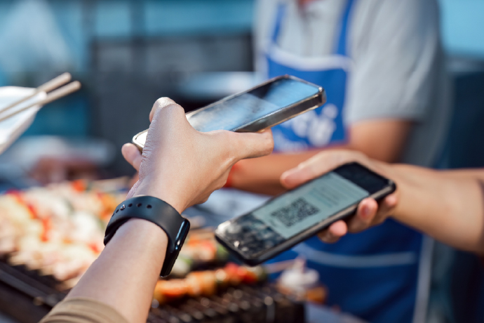 Tap, scan, pay: Cebu foodies go cashless